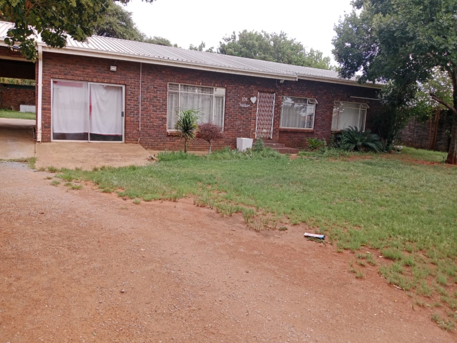 To Let 4 Bedroom Property for Rent in Kuruman Northern Cape
